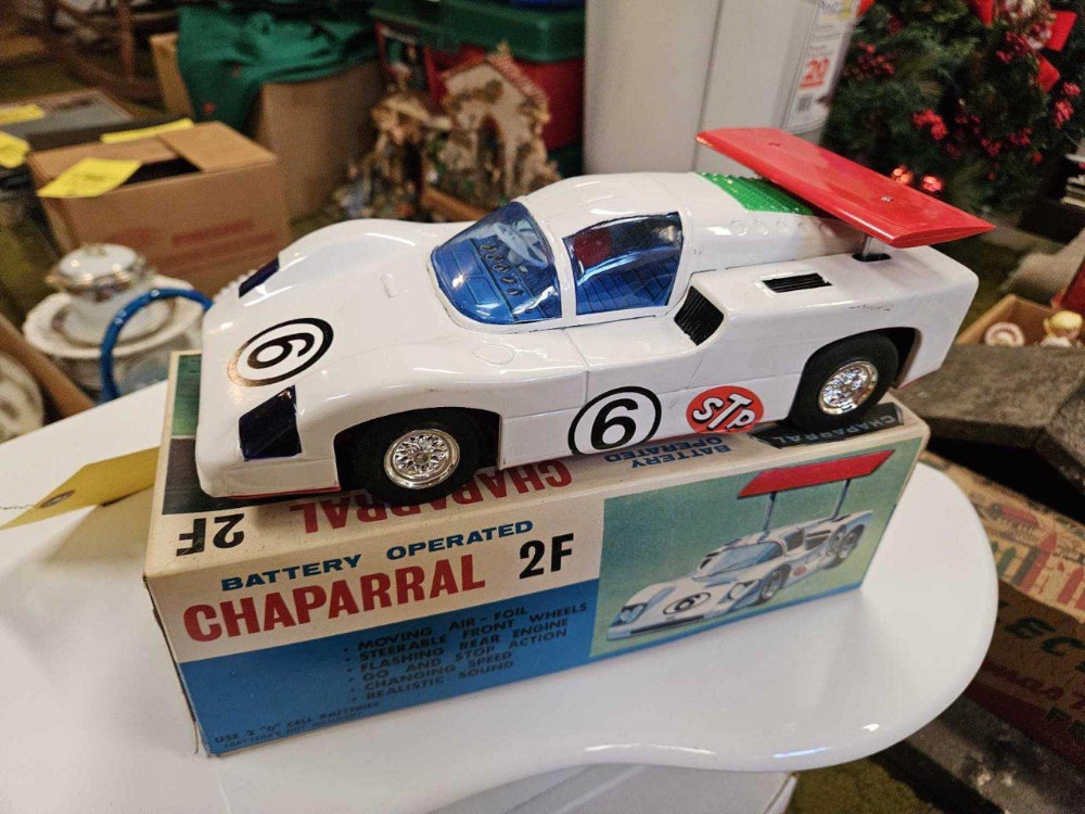 Kiko Realtors, Auctioneers, Advisors Riding Mower, Yard Tools Loads